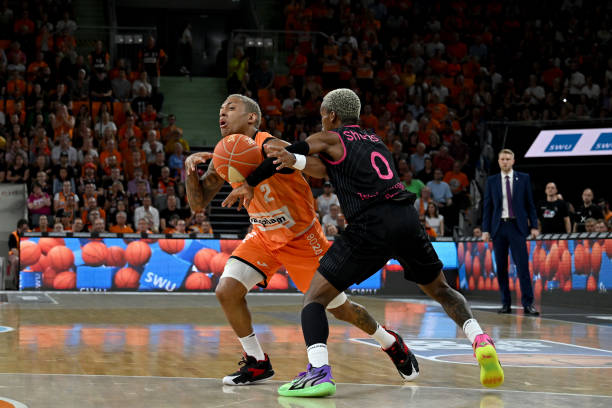 然用团队协 然用团队协